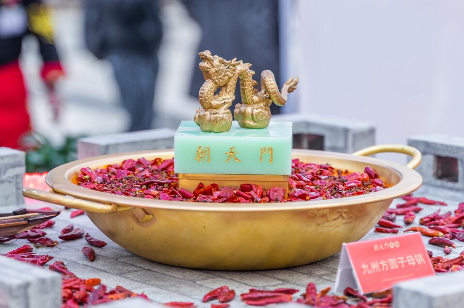 80萬開火鍋店加盟好還是自己開店好？