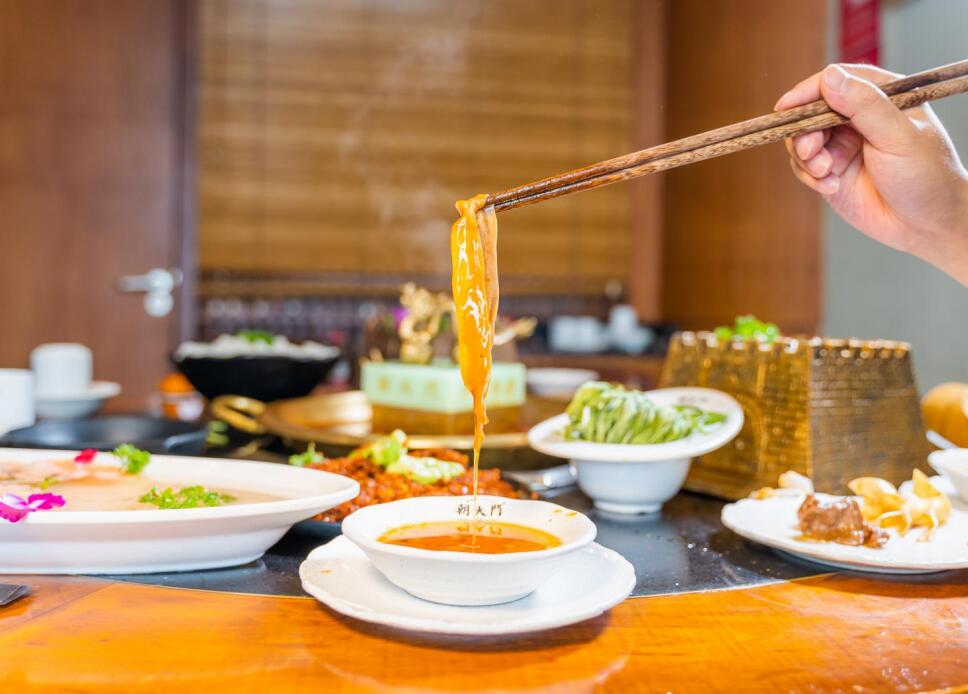 永濟開火鍋加盟店，需購買哪些設(shè)備？