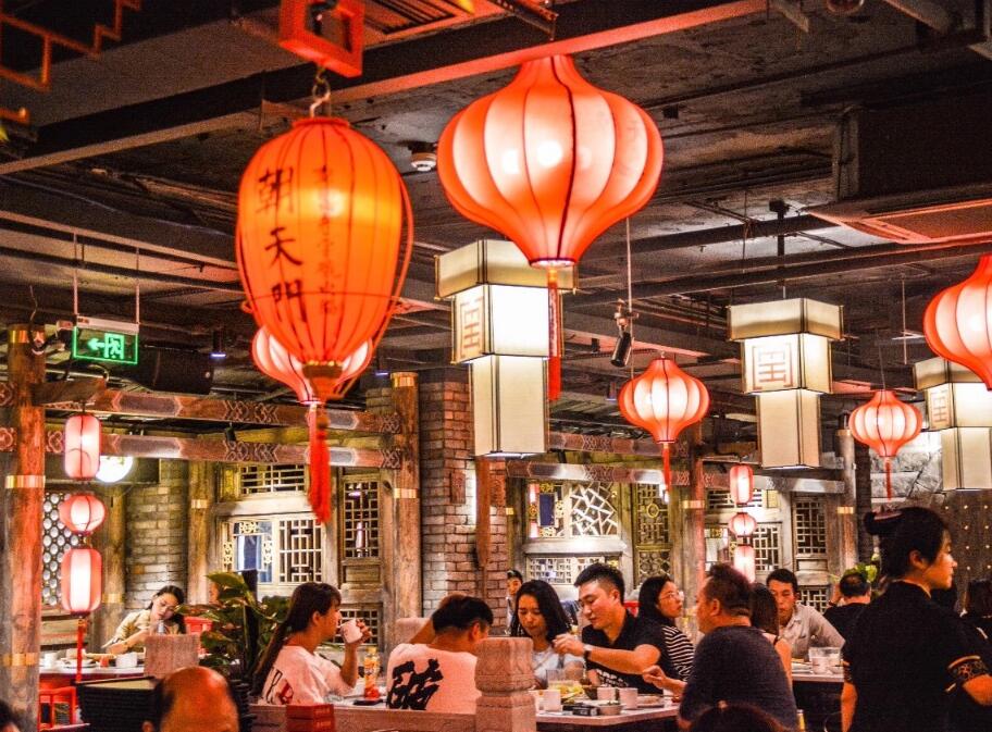 吃火鍋會(huì)讓人心情變好，原來是有科學(xué)依據(jù)的！