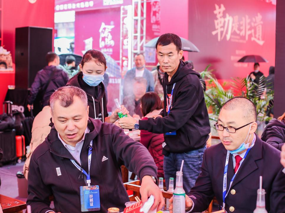 連鎖火鍋店如何在試營業(yè)期間積累客人？