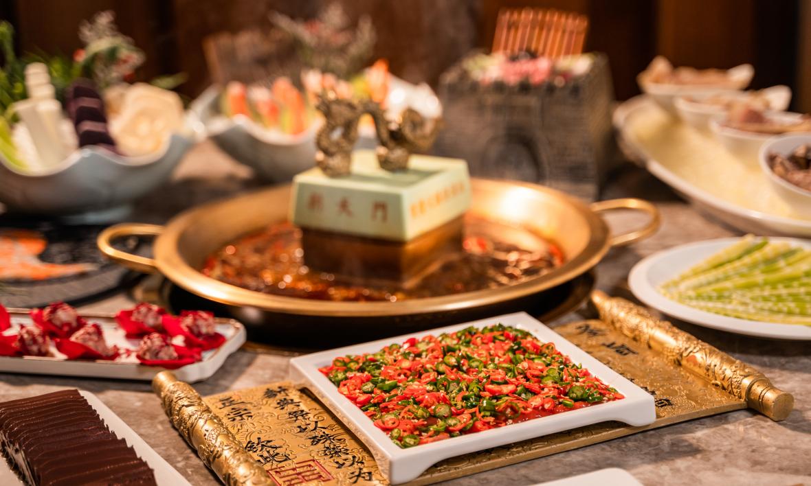 火鍋界新秀，爆店的秘籍菜品，火箭魷魚！