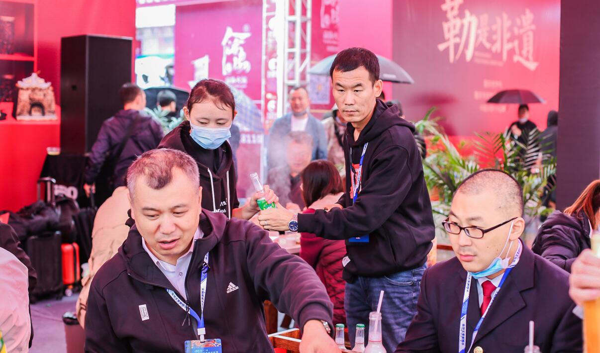 什么樣的店長？讓一家新開火鍋店，生意如此的好！