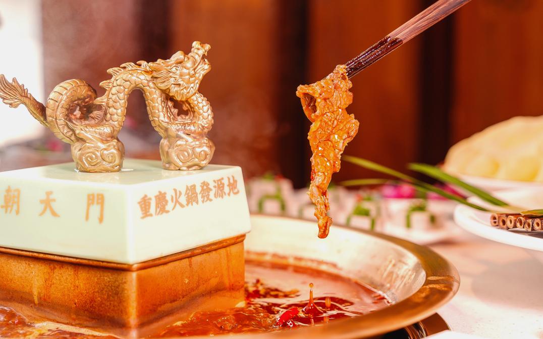 這家火鍋店，好吃不上火，秘訣就在湯底！