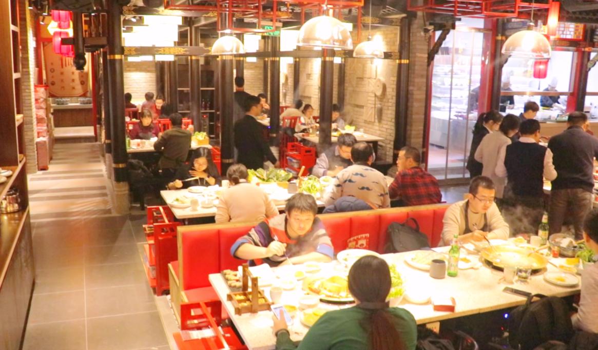 市井火鍋，生意好的秘密，居然是特色甜品！