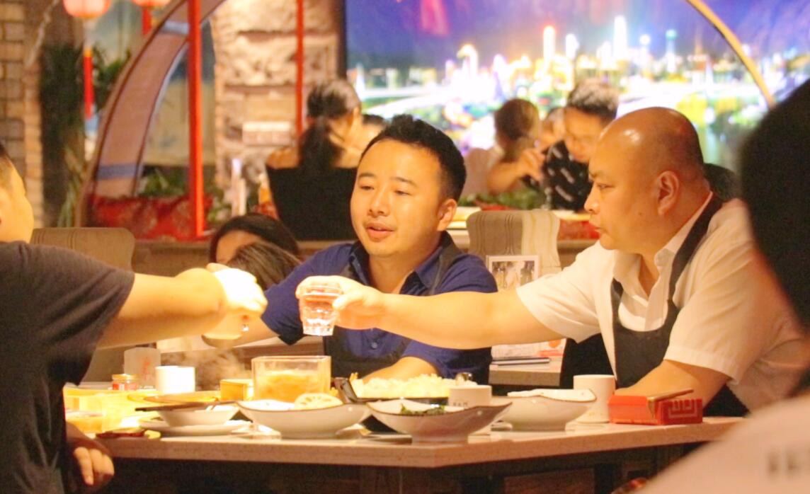 火鍋店選址在巷子里，如何招攬生意？