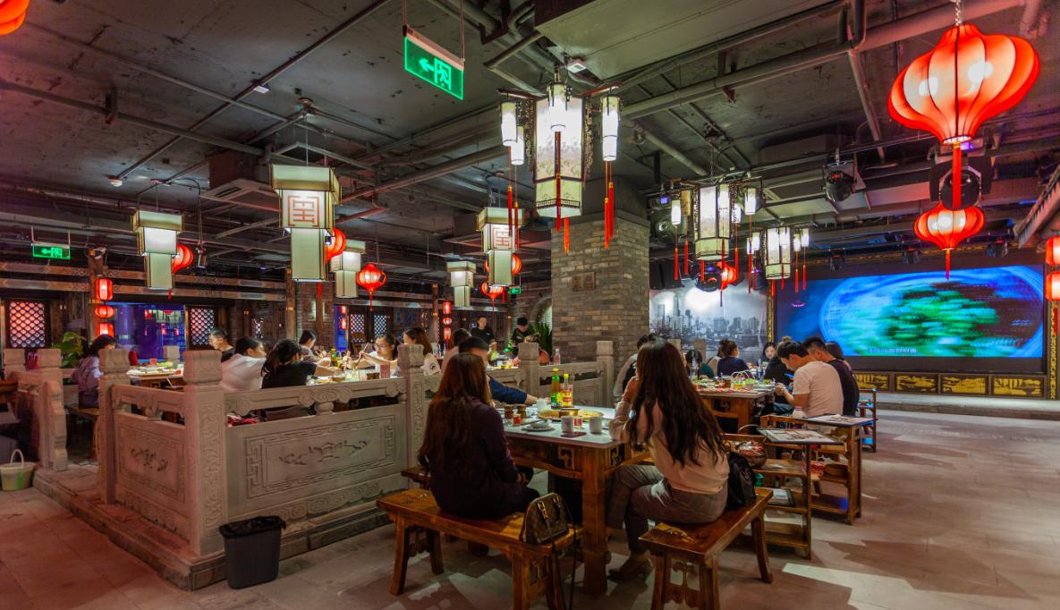 火鍋店燈光設(shè)計(jì)為何重要？看完這三點(diǎn)原因你就知道！