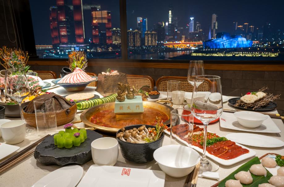 五一節(jié)，重慶洪崖洞，吃喝玩樂旅行攻略