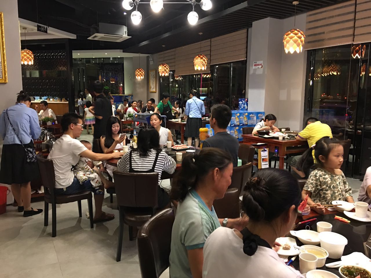 朝天門(mén)火鍋合肥高新店火爆營(yíng)業(yè)